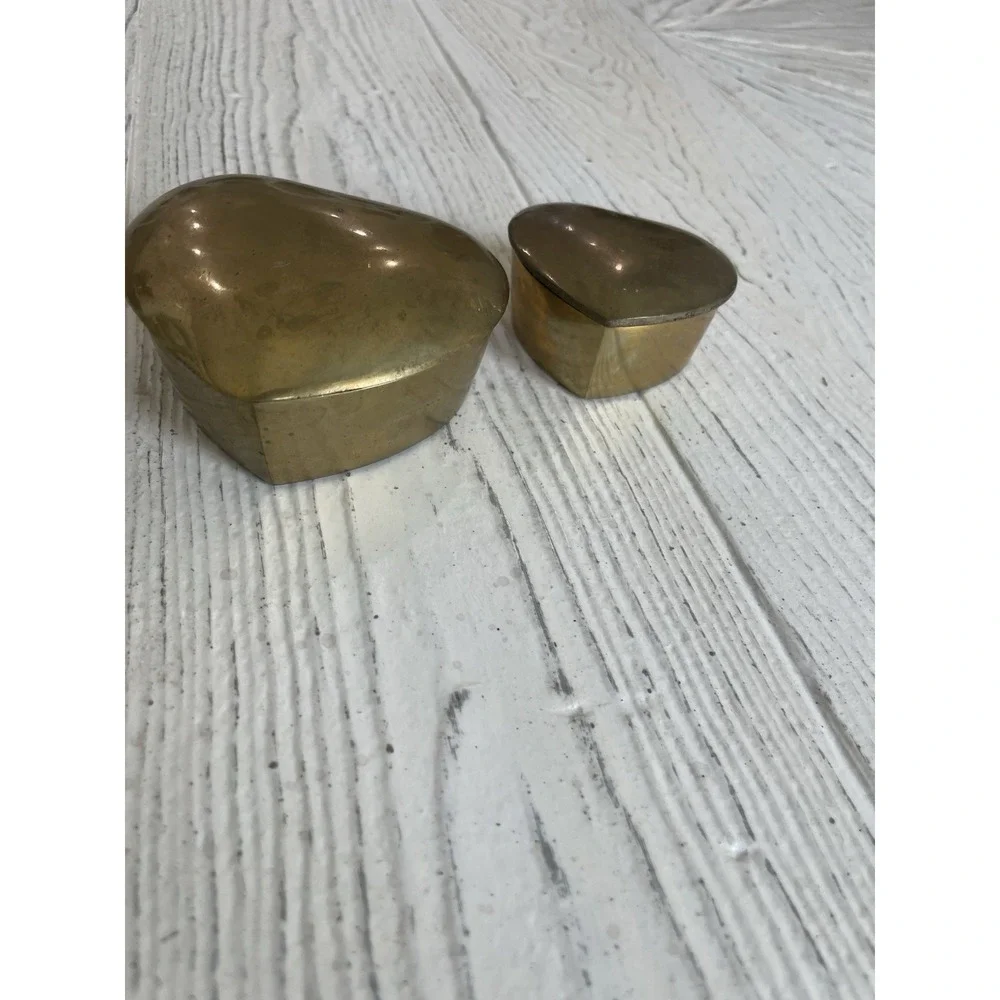 Vtg Pair Nesting Brass Heart Lidded Trinket Boxes Antique Gold‎ Tone